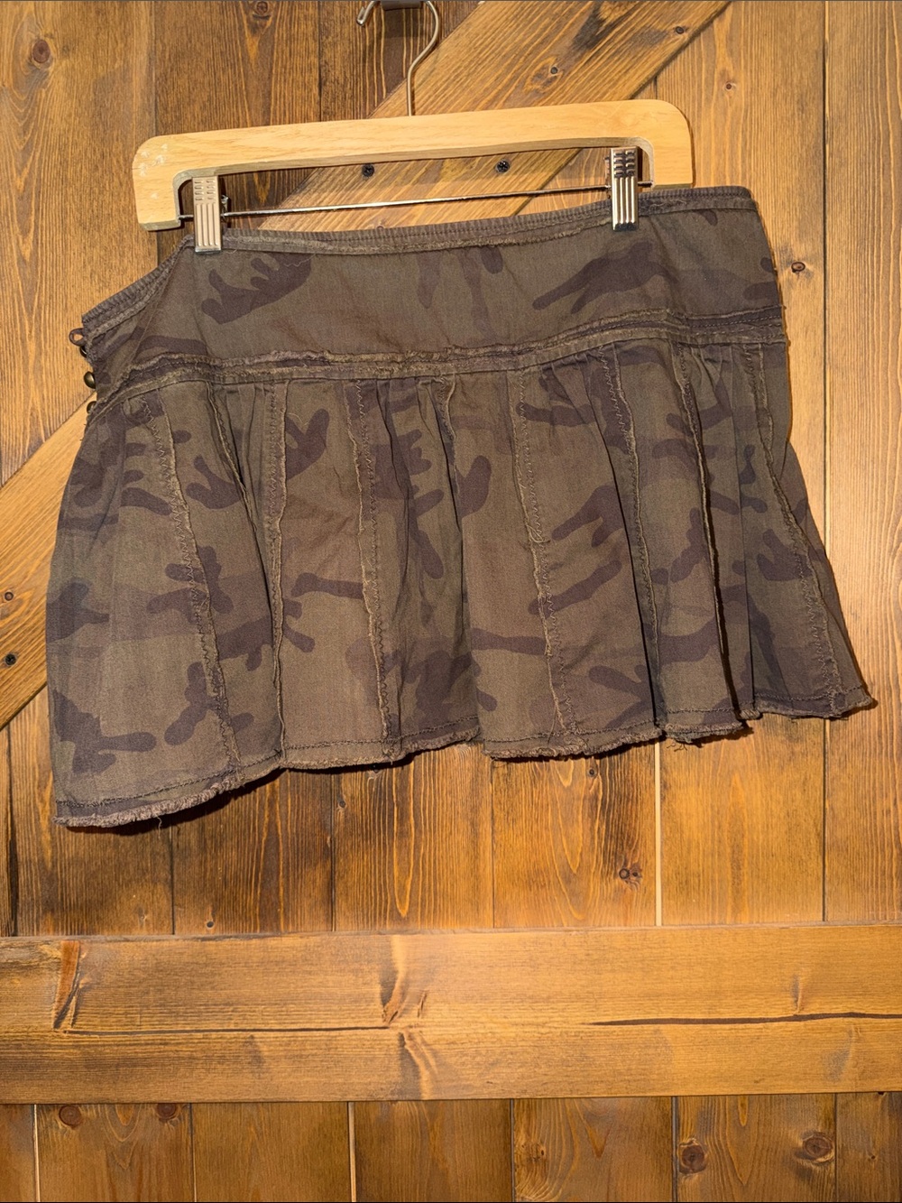 THREADS Camo Ruffled Mini Skirt SIZE XXL - Picture 3 of 3